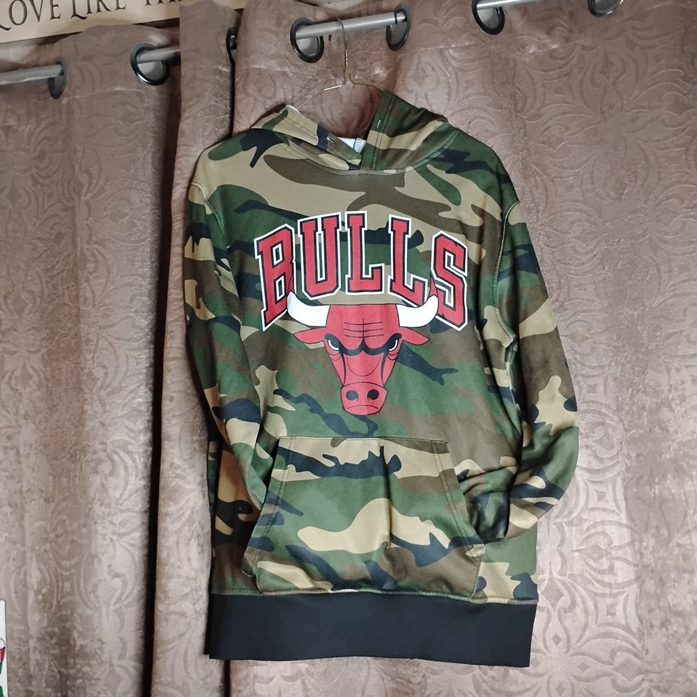 Men's NBA Chicago Bulls Urban Camo Performance Hoodie Medium